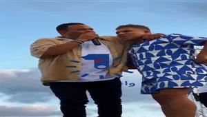 محمد فؤاد لـ عمر كمال: والله هتبقى أحسن من 50 فؤش (فيديو)