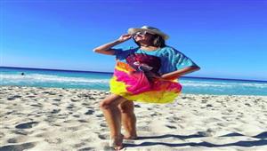 ريم مصطفى جريئة وبشرى بملابس البحر.. 10 لقطات لنجوم الفن في 24 ساعة