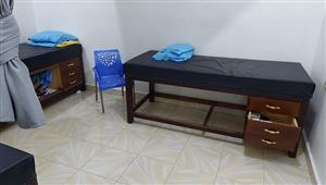 ضبط مركزين مخالفين للعلاج الطبيعي والحجامة ببني سويف