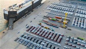 هل تصدر الحكومة قرارًا لتنظيم استيراد السيارات وتخصيص عملة صعبة لها؟