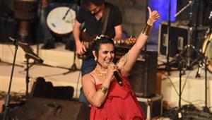 كامل العدد.. دينا الوديدي تشعل حفل المسرح الروماني بالإسكندرية (صور)