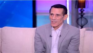 محمود عزب: "أحمد زكي كان كريم زيادة عن اللزوم.. 3 هياكلوا سمك يجيبلهم 8 كيلو ليه؟"