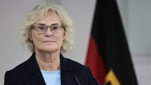 وزيرة الدفاع الألمانية تقدم استقالتها