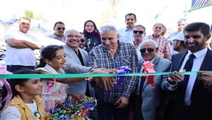 بتخفيضات 30% .. سكرتير عام جنوب سيناء يفتتح معرض أهلًا مدارس في مدينة الطور – صور