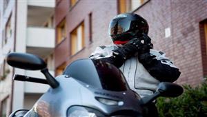 طريقة آمنة للتحميل على الدراجة النارية