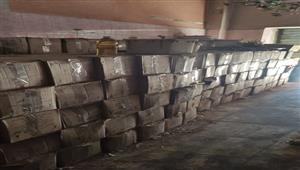 415 كرتونة.. إحباط بيع كمية كبيرة من زيت التموين في السوق السوداء بقنا