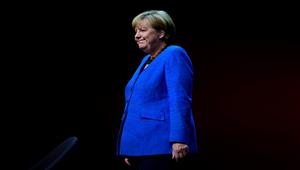 ميركل تدون كلمة في سجل التعازي للملكة إليزابيث