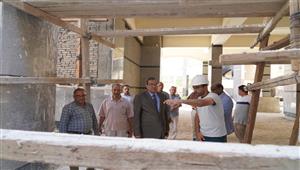 بالصور- رئيس جامعة سوهاج يتفقد تشطيبات مبنى المعامل الطبية