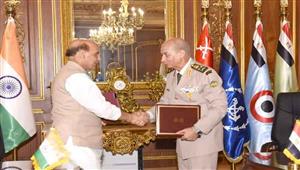 مراسم استقبال ومذكرات تفاهم.. تفاصيل لقاء وزير الدفاع ونظيره الهندي