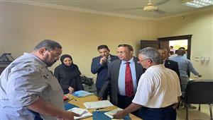 بالصور- رئيس جامعة الأقصر يتابع إجراءات الكشف الطبي على الطلاب الجدد