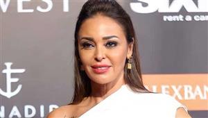 داليا البحيري بفستان فضي طويل في مهرجان "القاهرة للدراما"