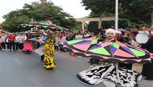 بالصور.. مهرجان الإسماعيلية للفنون الشعبية يبدأ فعالياته بديفيليه استعراضي