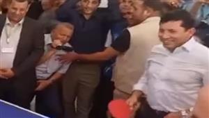 فيديو.. مباراة بينج بونج بين وزير الشباب وأبو هشيمة في بني سويف