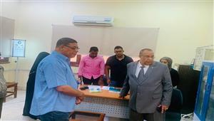 صور.. رئيس جامعة الأقصر يتفقد الفحص الطبي للطلاب الجدد بكلية الآثار