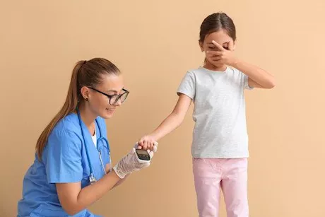 "FDA" توافق على أول جهاز لقياس سكر الدم عند الأطفال دون وصفة طبية