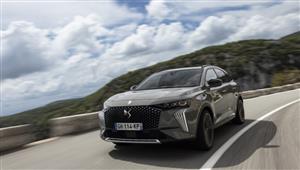 "دي إس" تطلق سيارتها DS 7 E-Tense الهجين بقوة 360 حصان 