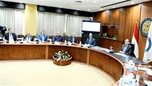  الملا يبحث موقف تأمين المنتجات البترولية في ظل تداعيات أزمة أوكرانيا