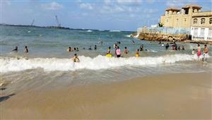 تحذير للمصطافين.. الأرصاد تتوقع نشاط رياح على شواطئ 4 مناطق اليوم