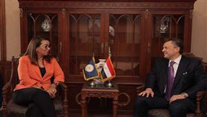 وزير السياحة يستقبل غادة والي لبحث مواجهة الاتجار في الآثار