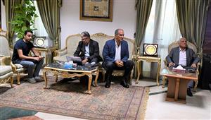 بالصور- محافظ جنوب سيناء يناقش مشروع تقليل الانبعاثات الكربونية بمدينة شرم الشيخ 