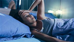 له 5 أسباب.. التفسير العلمي للشعور بالسقوط أثناء النوم