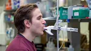 الموافقة على أول لقاح لـ كورونا قابل للاستنشاق 