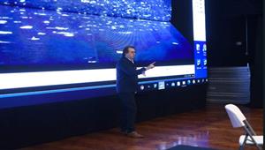 الأمريكى جون هوي: تعاونت مع النجمة المصرية شريهان في مسرحيتها الأخيرة " كوكو شانيل " 