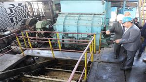 صور.. محافظ أسوان يطلق إشارة بدء موسم قصب السكر في مصانع كوم أمبو 