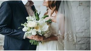   واقعة صادمة.. عروس تطلب من المعازيم طلب غريب في حفل زفافها