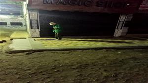 يعمل بدون أجر حتى صلاة الفجر.. صورة "محمد" عامل النظافة تشعل السوشيال ميديا في الغربية