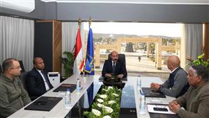 15 يومًا مهلة أخيرة.. محافظ أسوان يوجه بإنهاء مشروعات تطوير شارع الفنادق