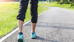 صعوبة المشي علامة مبكرة على مرض قاتل.. احذر هذه الأعراض