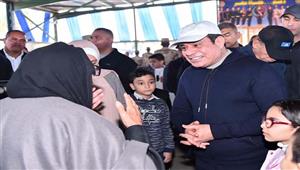 السيسي يلتقي أسر الطلبة المستجدين بالاكاديمية العسكرية - صور