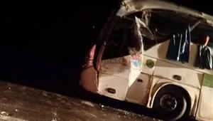 3 حالات وفاة في تصادم أتوبيس وتريلا بمحور الضبعة