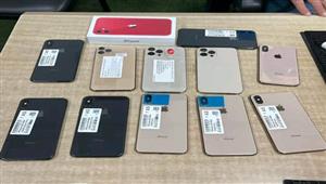 صور.. إحباط محاولتي تهريب هواتف محمولة ومشغولات فضية في مطار برج العرب