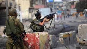 إصابة عشرات الفلسطينيين بالاختناق خلال اقتحام الاحتلال لمُخيم شعفاط