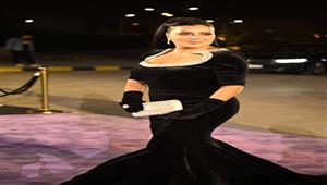 "بصوم الإتنين والخميس ومأكلتش يومين عشان أدخل في الفستان".. رانيا يوسف تتحدث عن نظامها الغذائي