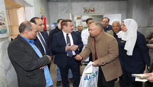 بالصور- محافظ المنوفية يحيل 112 من العاملين بمستشفى المخ والأعصاب للتحقيق