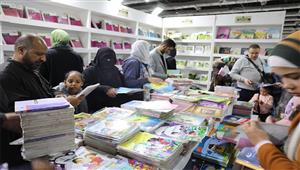 113 ألف نسخة.. مبيعات هيئة الكتاب في زيادة مستمرة بمعرض القاهرة