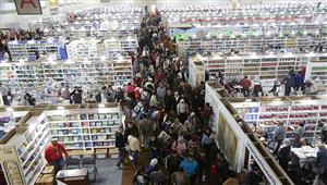 إقبال كثيف على معرض القاهرة الدولي للكتاب في يومه الثالث