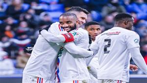 ليون يهزم أجاكسو بثنائية في الدوري الفرنسي