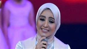 الجمهور يعلق على غناء هلا رشدي في الحرم المكي.."بتجيبوا وقت وقلب منين؟"