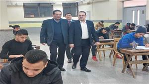 نائب رئيس جامعة الأزهر يتابع امتحانات علوم بنين بالقاهرة
