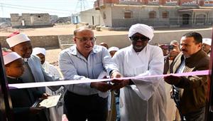 بالجهود الذاتية.. سكرتير عام أسوان يفتتح مسجد نور الإيمان - صور