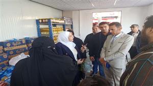 "معاً ضد الغلاء".. نائب محافظ القاهرة تتفقد منافذ البيع الثابتة في الأسمرات