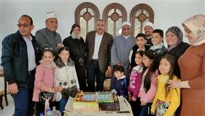 بالتورتة.. رئيس مدينة رأس سدر ووكيل مطرانية جنوب سيناء يحتفلان بعيد الميلاد - صور