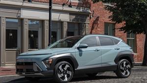 مثل سيارات الأثرياء| فتح وإغلاق هيونداي "كونا"الجديدة بالهاتف الذكي