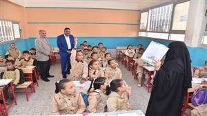 محافظ مطروح يتفقد الأوضاع في المدارس بعد توقف الدراسة بسبب السيول