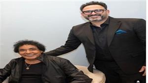 أكرم حسني يهنئ محمد منير بعيد ميلاده