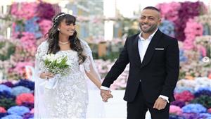 بجلسة تصوير رومانسية.. تامر عاشور يحتفل بقرانه على نانسي نور